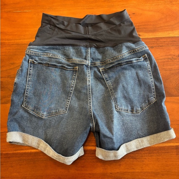 Old Navy Full Panel Jean Shorts - Picture 2 of 6